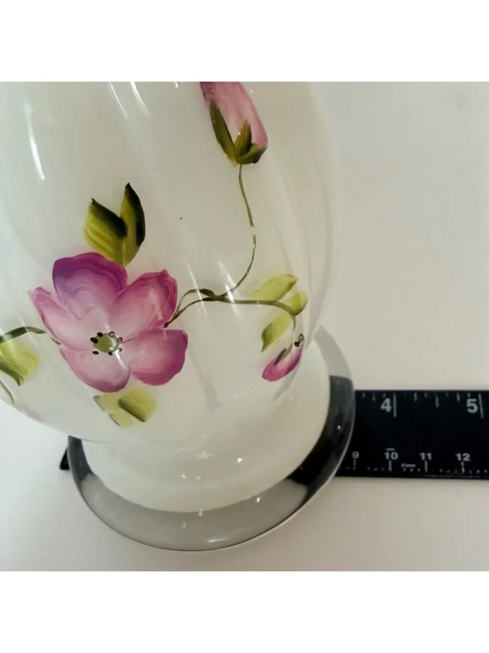 Romantic White Glass Bud Vase Hand Painted VTG Purple Floral Ruffle Rim 8.5” - Picture 16 of 16